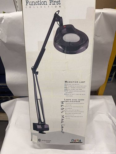 Magnifying light  (1 of 5)