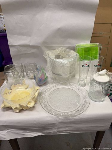 Mixed Glassware & Kitchen Lot: Heineken Glasses, Mason Jars, Bowls (1 of 4)