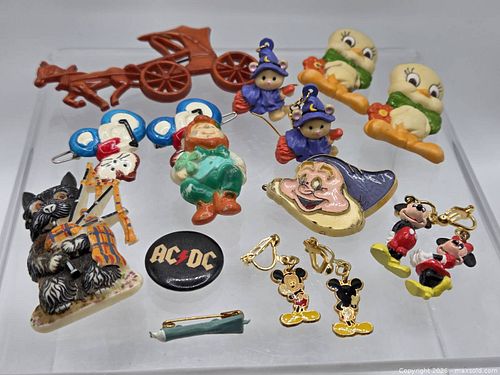 Vintage Novelty Collectibles Lot - 1940s-1980s Uncas Buggy, Disney 1981 Dopey + (1 of 19)