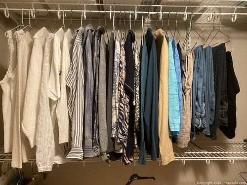 Mix & Match Collection of 25+ Women's Mixed Clothing Tops, Sweaters, Jeans size M-XL (1 of 5)