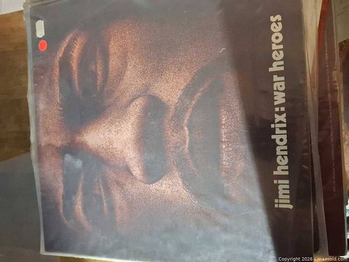Jimi Hendrix  War Heroes. 2 albums both in same condition.  (1 of 4)