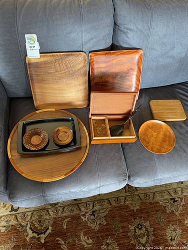 Lot #211 (1 of 13)