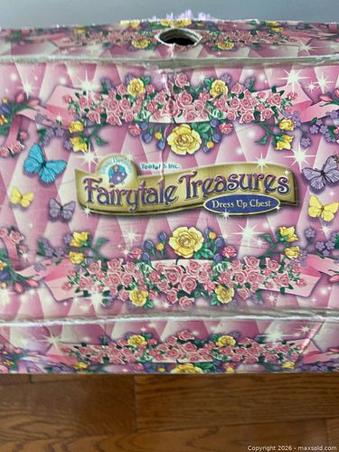 Halloween Fairytale Treasures princess costumes in a box (1 of 7)