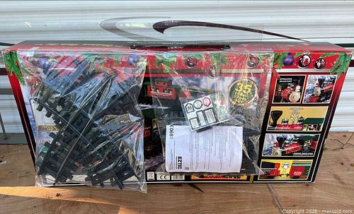 Vintage Santa Express Christmas Train Set — 35 Pieces, 20+ ft Track (1 of 11)