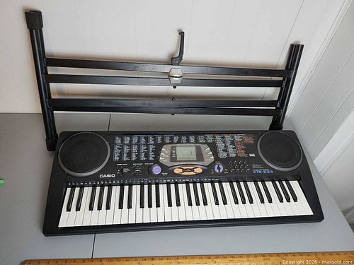Casio CTK-533 Electronic Keyboard 61-Key Black (1 of 4)