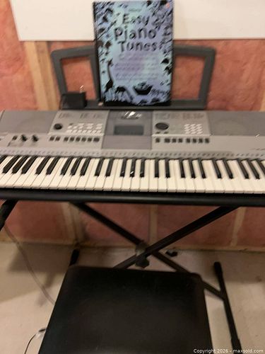 Yamaha piano PSR EV13 (1 of 4)