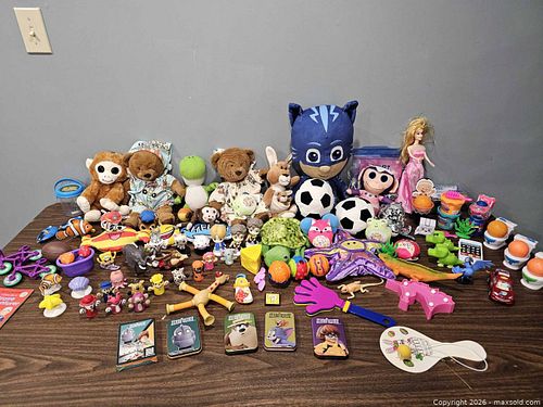 Lot of 26–50 Mixed Plush Toys, Dolls & Small Figures (1 of 4)