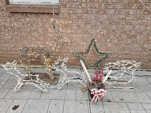 Outdoor Lighted Reindeer, Sleigh & Star Frame Holiday Set (1 of 14)