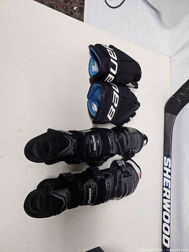Youth Hockey Gloves and Shin Guards - Bauer & Knapper (1 of 8)