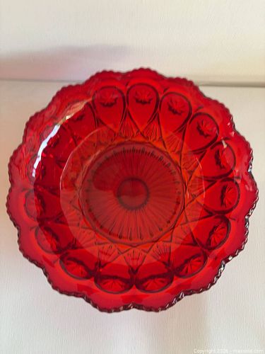 Vintage Red Ruby Pressed Glass Decorative Bowl (Medium) (1 of 7)
