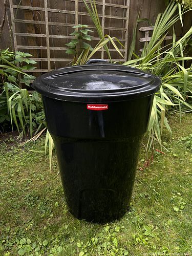 Rubbermaid Roughneck 45-Gallon Wheeled Trash Can (1 of 4)