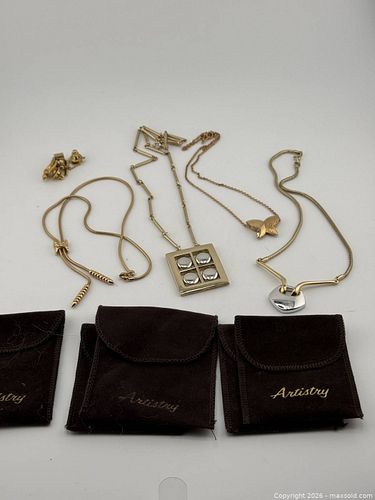 Lot of artistry jewelry and bags (1 of 2)
