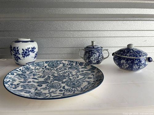 CasaModerna Blue & White Porcelain Assorted Dinnerware Pieces (1 of 8)