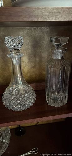 Pair of Clear Lead Crystal Cut Glass Decanters with Stoppers (1 of 7)