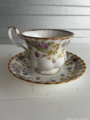 Royal Albert Lavinia Bone China Teacup and Saucer (Pair) (1 of 5)