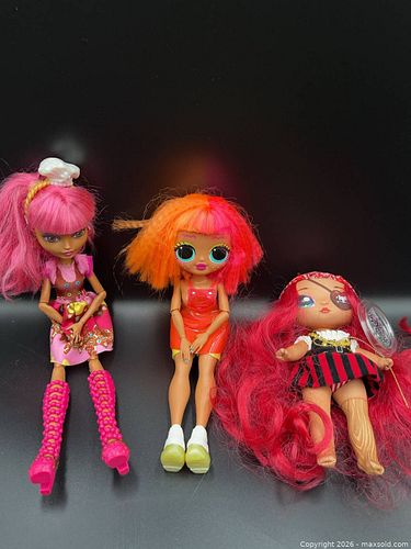 three unique collectible fashion dolls (1 of 5)