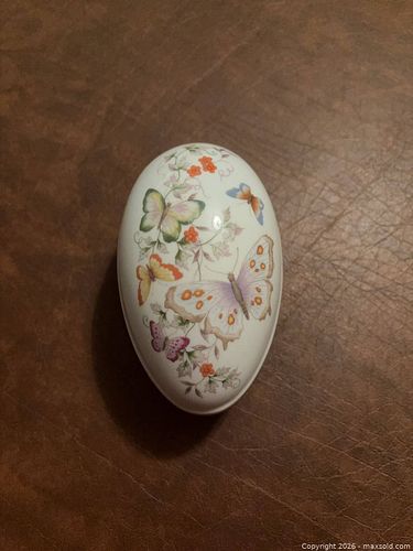 Avon Porcelain Decorative Egg Trinket Box, 1970s (1 of 5)