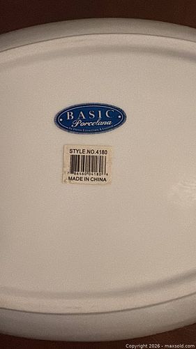 Basic Porcelana Medium White Porcelain Serving Bowl with Handles (1 of 5)
