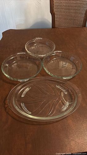 Pyrex Clear Glass 4-Piece Baking & Serving Set (1 of 6)