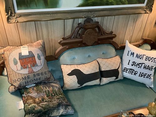 Decorative Pillows (1 of 4)
