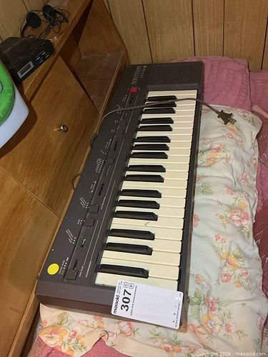 Electronic Keyboard A (1 of 5)