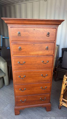 Lot #45 (1 of 8)