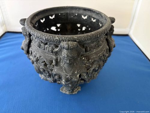 Cast Iron Ornate Planter Black/Gray Patina (1 of 5)