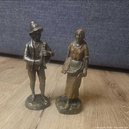 Pair of Vintage Bronze European Folk Figurines Bagpiper & Harvester (1 of 14)