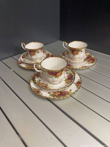 Royal Albert Old Country Roses 3-Place Bone China Tea Set (1 of 5)
