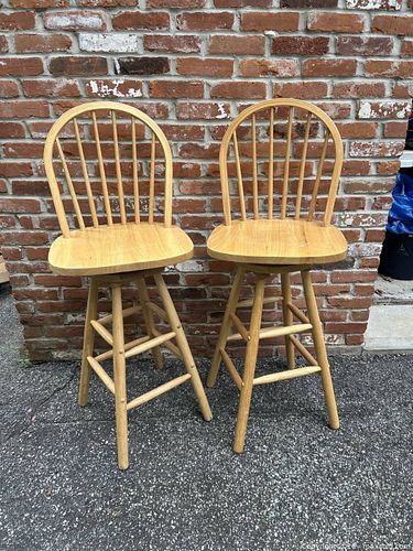 2 Wooden Swivel Bar Stools (1 of 3)