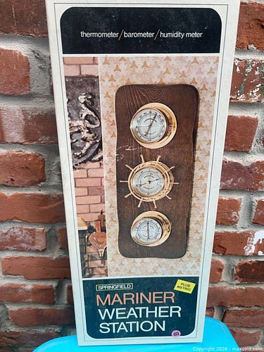 Springfield Mariner Weather Station Model 4102 Brass & Dark Wood (1 of 7)