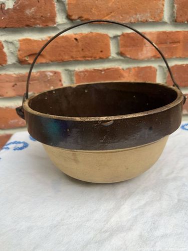 Stoneware Crock Pail with Wire Bail Handle (1 of 6)