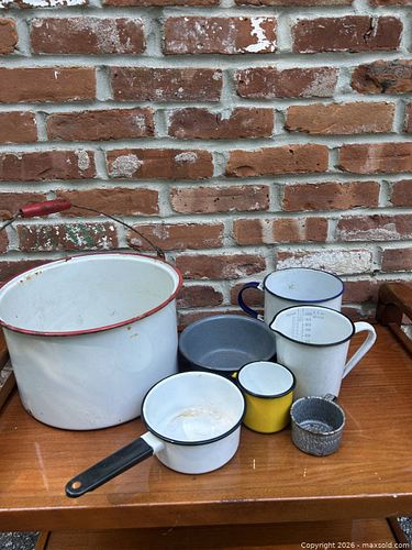 Vintage Enamelware and Graniteware (1 of 5)