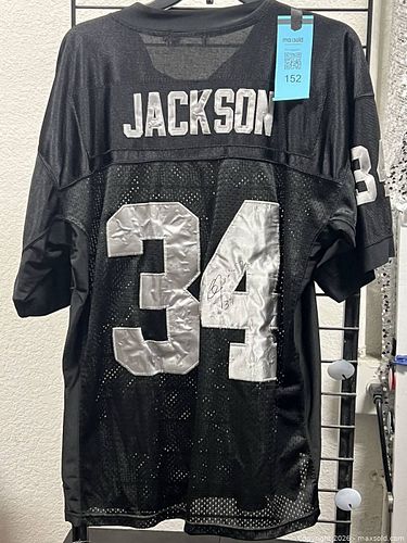 Lot #152 (1 of 12)