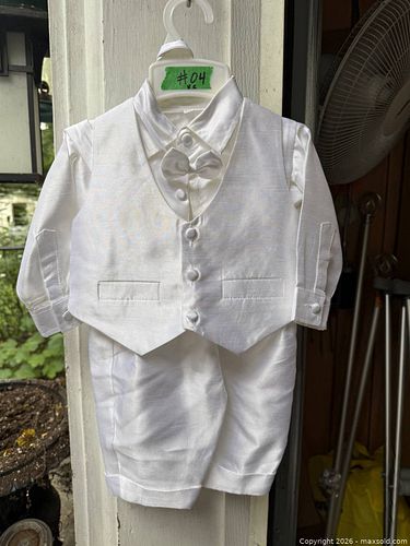 A BAPTISMAL OUTFIT + MORE. XS. (1 of 5)