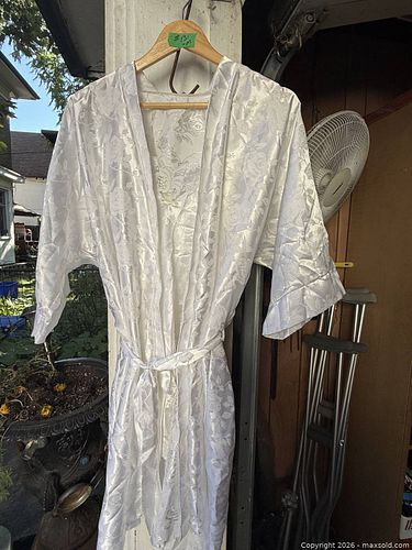 A LOT OF A SEXY LOUNGE WEAR NEW. SIZE M. AKA BRIDAL ROBE. 2 PCS. (1 of 2)