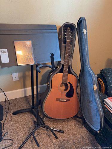 Seagull Dreadnought Acoustic Guitar, Natural/Sunburst (1 of 6)