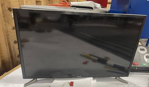 Samsung 31" TV with Remote (1 of 3)