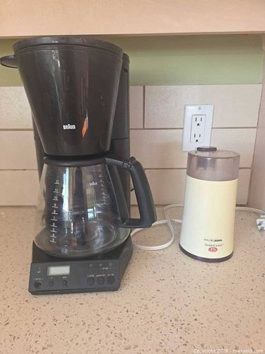 Braun Smart Grind 12-Cup Drip Coffee Maker and B&D Grinder (1 of 9)