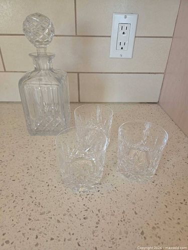 Cut Crystal Decanter Set with 3 Tumblers (1 of 6)