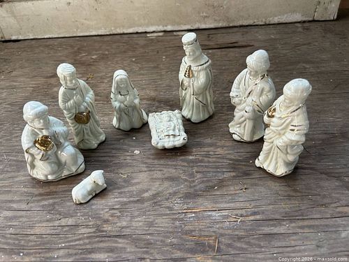 Small Porcelain Nativity  (1 of 4)