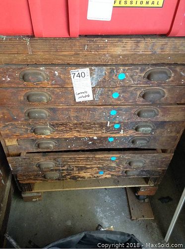 Lot #0740 (1 of 10)