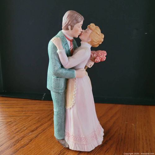 Treasured Memories Figure (1 of 3)