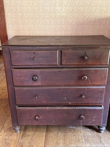 Vintage dresser, excellent craftsmanship (1 of 3)
