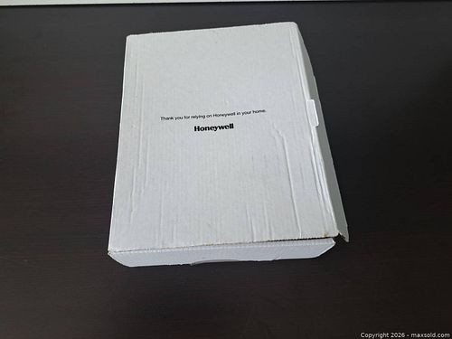 Honeywell Thermostat + Remote Kit (Battery Powered) (1 of 5)