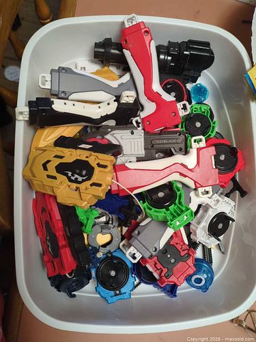 Beyblade Parts Lot — Launchers, Ripcords, Tops & Discs (11–30 pcs) (1 of 12)
