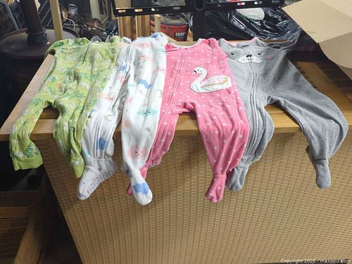 Lot of 5 Carter's Footed Sleepers / One-piece Pajamas, 12M (1 of 8)