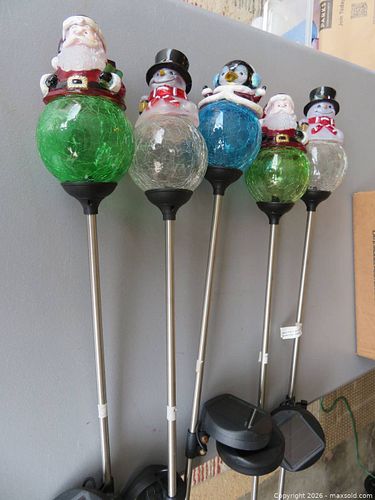 Solar Power Christmas Stakes (1 of 4)