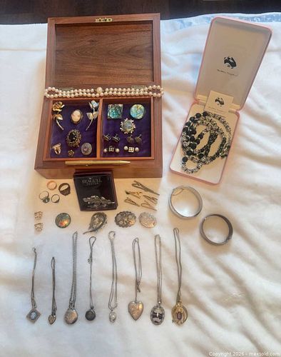 Jewellery: Silver Lockets, Pendants, Earrings, Brooches, Necklaces, Bangles, Rings & more (1 of 20)