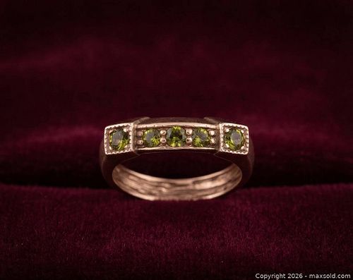 Crystal-Inlaid Ring Bijou (1 of 6)
